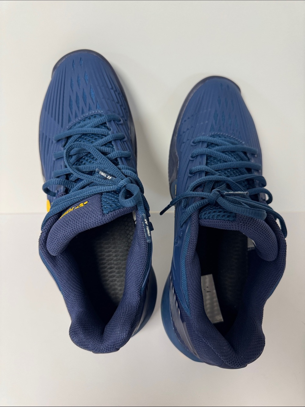 Yonex Navy Yellow Tennis Court Shoes Men 8 Women 9.5